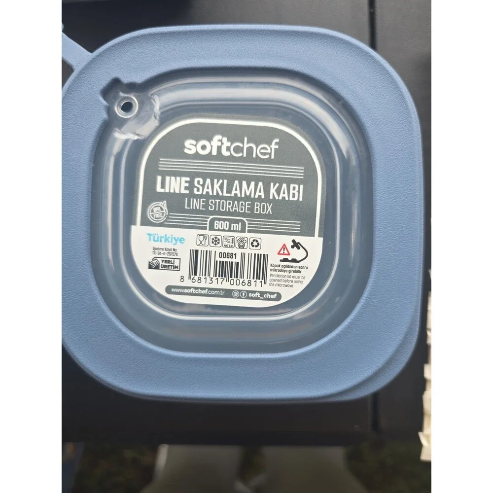 2 storage containers with lids